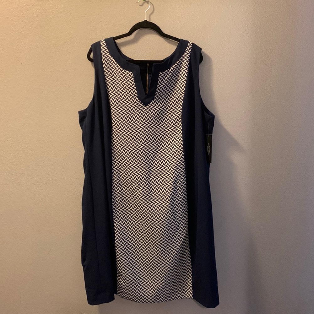 Plus size perfection Tahari dress